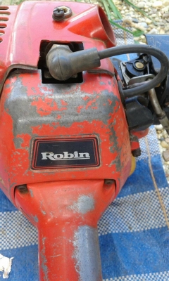 เครื่องตัดหญ้าโรบิน