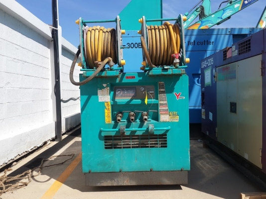 เครื่องปั๊มลม Airman PDS175S-5B1 เก่าญี่ปุ่นค่ะ ไม่เคยใช้งานในไทย ราคาไม่แพงค่ะ ติดต่อ โสมธิดา 061-4194022