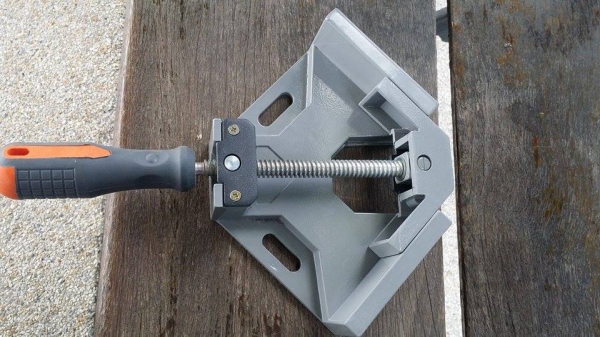 ขายปากกาจับมุมฉาก สภาพไม่ได้ใช่งานเลย มี4ตัว