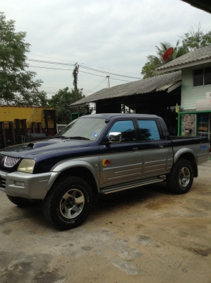 +++ ขายรถกระบะ  MITSUBISHI  STRADA  4 ประตู  4WD  เครื่องยนต์ดีเซล   2500  TURBO  พร้อม AIRBAG  ABS  วิทยุ  โทรทัศน์  เบาะหนังครับ