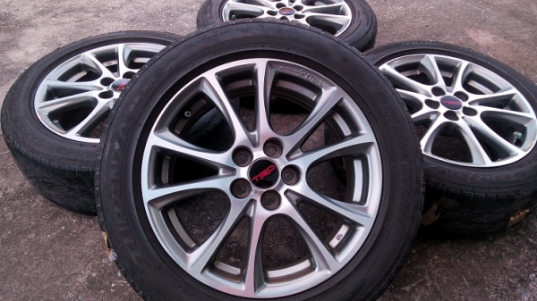 ALTIS PRIUS TRD SPORTIVO