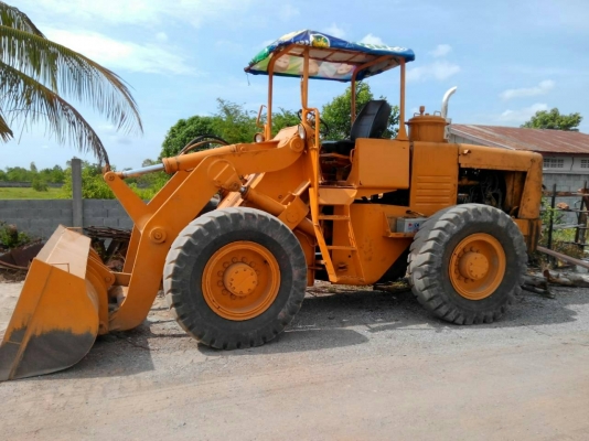 ขายรถตัก Jh63 เอวอ่อน  สภาพสวยพร้อมใช้ ราคาต่อรองได้ ติดต่อได้ที่คุณ อ๊อฟ พิจิตร 086737-9991