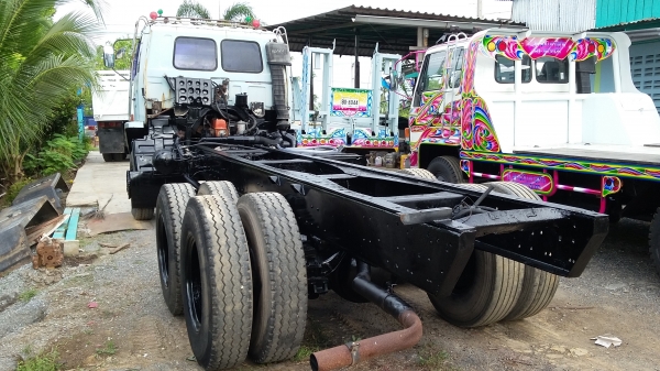 ขายรถ 10 ล้อ ISUZU หัว-ครัซซี รถ 2 เพลา เครื่อง 6SD1 = 240 แรงม้า เทอร์โบ-อินเตอร์ (รถอยู่สุพรรณบุรี)