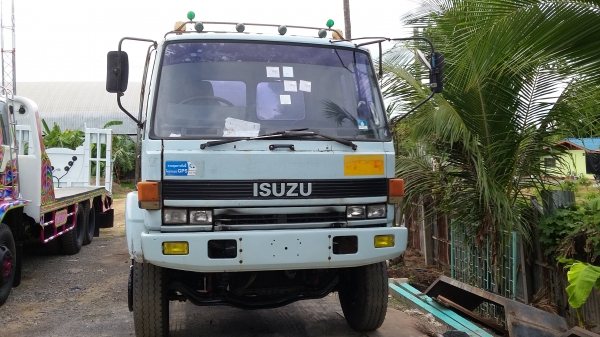 ขายรถ 10 ล้อ ISUZU หัว-ครัซซี รถ 2 เพลา เครื่อง 6SD1 = 240 แรงม้า เทอร์โบ-อินเตอร์ (รถอยู่สุพรรณบุรี)