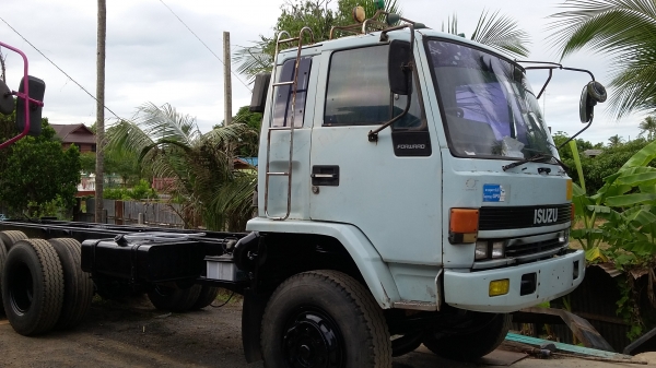 ขายรถ 10 ล้อ ISUZU หัว-ครัซซี รถ 2 เพลา เครื่อง 6SD1 = 240 แรงม้า เทอร์โบ-อินเตอร์ (รถอยู่สุพรรณบุรี)