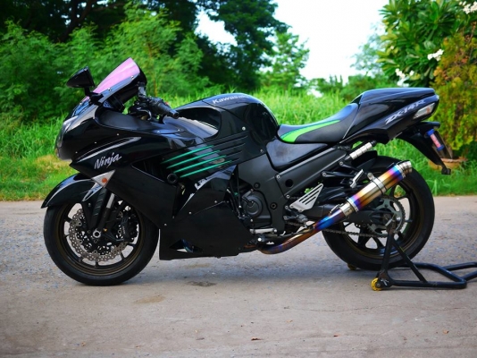 ขาย Kawasaki zx14 ปี 2008 พร้อมทะเบียนแท้ สภาพหล่อๆ
