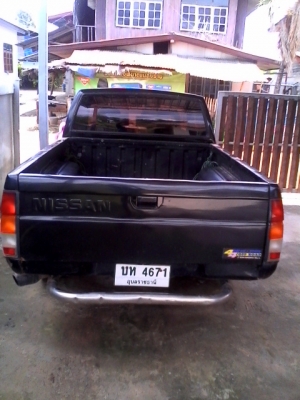 ขายนิสสันเครื่องแดงละเอียด