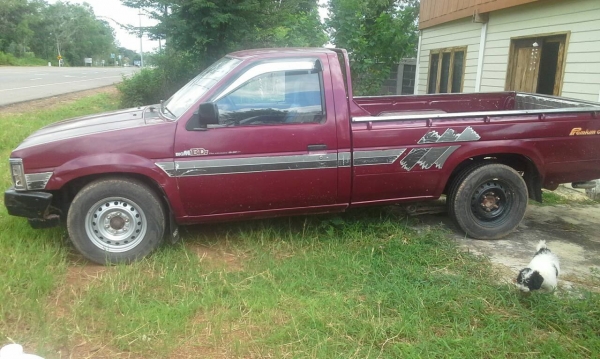 NISSAN BIGM 2.5TD แอร์มีเกือบเย็น เครื่องดี ยางดี เล่มพร้อมโอนปี 33 ภายในสวยสะอาด