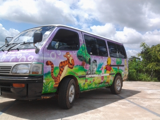 TOYOTA อนุบาลหมีน้อย 2.5ดีเซล ภาษีเต็ม เพ้นซ์ลายมาอย่างงามครับ เล่มพร้อมโอน