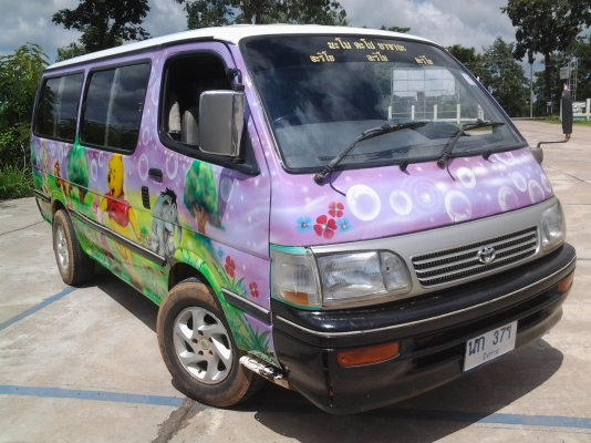 TOYOTA อนุบาลหมีน้อย 2.5ดีเซล ภาษีเต็ม เพ้นซ์ลายมาอย่างงามครับ เล่มพร้อมโอน