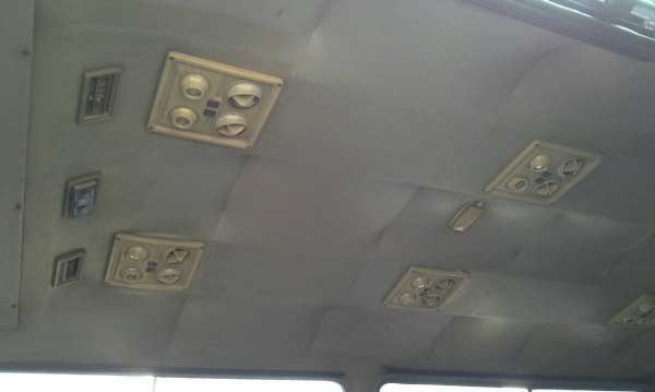 TOYOTA อนุบาลหมีน้อย 2.5ดีเซล ภาษีเต็ม เพ้นซ์ลายมาอย่างงามครับ เล่มพร้อมโอน