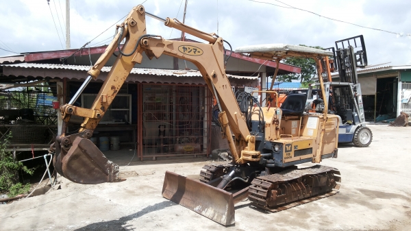 ขายด่วนรถเเม็คโครยันม่าYB1200Bเทียบเท่า PC25เคื่องยันม่า3สูบรถนำเข้าเก่านอกไม่เคยใช้งานในเมืองไทยเลย