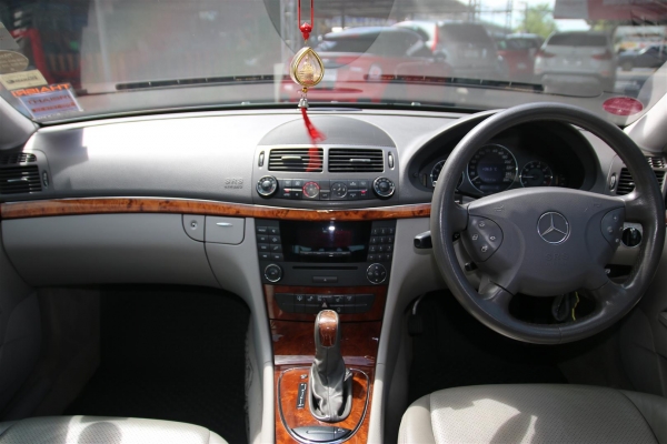 ขาย Mercedes Benz E200 Kom Auto W211 ปี 2006 ขาย Mercedes Benz E200 Kom Auto W211 ปี 2006