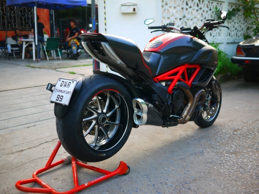 ขาย Ducati Diavel ตัว Red carbon รถศูนย์พร้อมทะเบียนแท้ สภาพกริ๊ปๆ