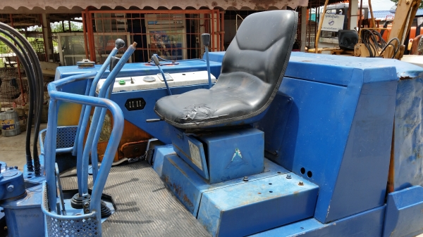 ขายด่วนรถเเม็คโครคูโบต้า KH-26เทียบเท่า PC30เคื่องคูโบต้า3สูบเก่าญี่ปุ่นแท้ไม่เคยใช้งานเมืองไทยเลยส่งให้ฟรีๆ