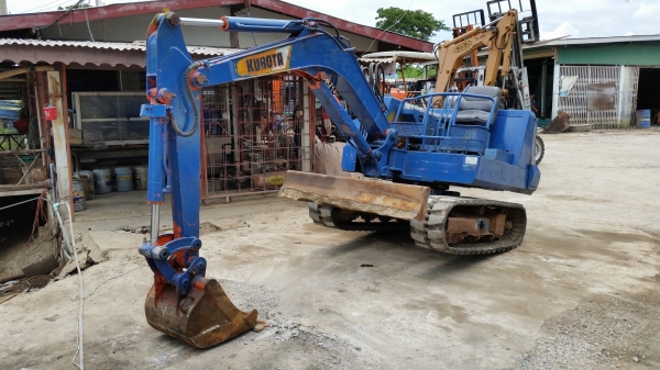 ขายด่วนรถเเม็คโครคูโบต้า KH-26เทียบเท่า PC30เคื่องคูโบต้า3สูบเก่าญี่ปุ่นแท้ไม่เคยใช้งานเมืองไทยเลยส่งให้ฟรีๆ