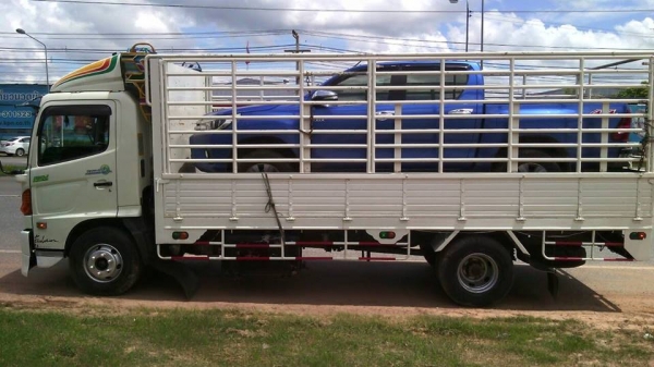 ขายรถ6ล้อ HINO MEGA ปี54 เครื่อง175แรง พ.เพาเวอร์ เบรกทิฟฟี่ ภายในสวย แอร์เย็น ยาว5.50เมตร สภาพพร้อมใช้งาน เอกสารพร้อมโอน สนใจโทร 090-8588220คุณนะ 093-3258446คุณบิว หรือเข้าดูสินค้าอื่นๆได้ที่ www.truck.in.th/498 หรือเพจFacebook ณรงค์ ซื้อขายรถมือสอง (เว็