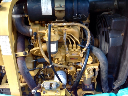 KOMATSU  25 รุ่น 7 (คอลโทนสั้นนำ้มัน)  มี VDOให้ชม  (แทรคเหล็กใหม่มือ 1)มีเอกสาร ติดต่อ 085-5632278 (ราคาต่อรองได้)