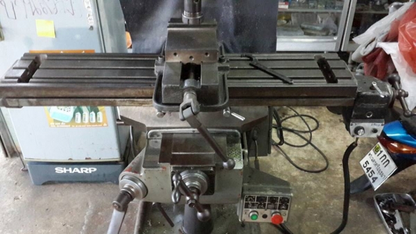 ขายครับขาย เครื่องมิลลิ่ง m2 สภาพใช้งาน 75000 บาท เอก ปทุม 0814583376 ขายครับขาย เครื่องมิลลิ่ง m2 สภาพใช้งาน 75000 บาท เอก ปทุม 0814583376