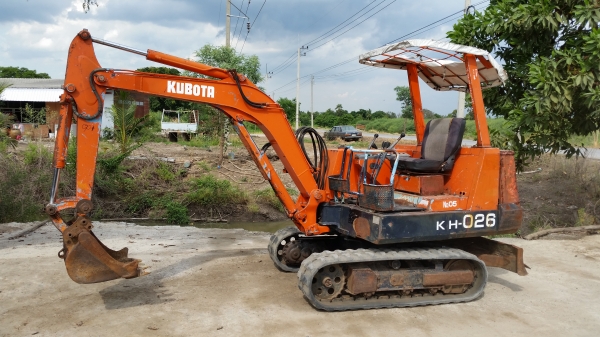 ขายด่วนรถเเม็คโครคูโบต้า KH-26เทียบเท่า PC30เคื่องคูโบต้า3สูบเก่าญี่ปุ่นแท้ไม่เคยใช้งานเมืองไทยเลยส่งให้ฟรีๆ