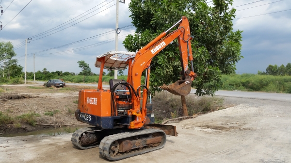 ขายด่วนรถเเม็คโครคูโบต้า KH-26เทียบเท่า PC30เคื่องคูโบต้า3สูบเก่าญี่ปุ่นแท้ไม่เคยใช้งานเมืองไทยเลยส่งให้ฟรีๆ