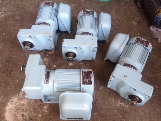 ขายมอเตอร์เกียร์ Cycro drive Sumitomo 1/6HP. 380V อัตราทด 1:35 มีระบบเบรคในตัว สภาพของใหม่ พร้อมใช้งาน มี 7 ตัวครับ