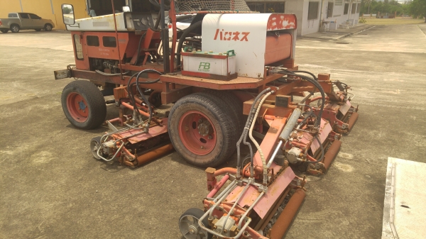 รถตัดหญ้า