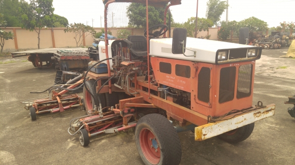 รถตัดหญ้า