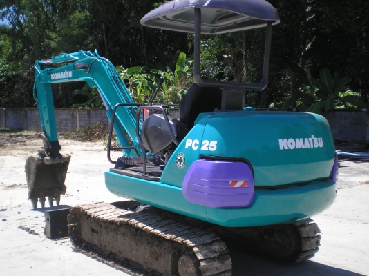 ขายแบคโฮ KOMATSU PC25-7 สภาพพร้อมใช้งาน
