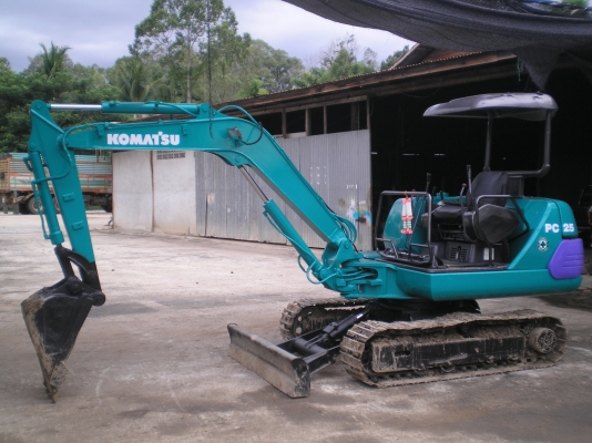ขายแบคโฮ KOMATSU PC25-7 สภาพพร้อมใช้งาน