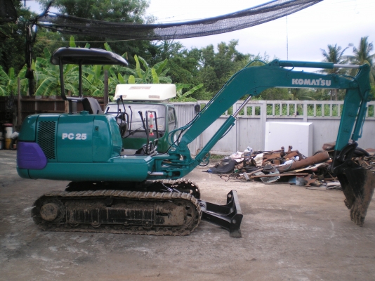 ขายแบคโฮ KOMATSU PC25-7 สภาพพร้อมใช้งาน