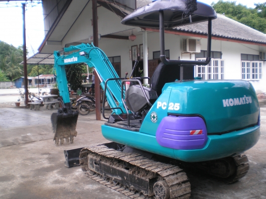 ขายแบคโฮ KOMATSU PC25-7 สภาพพร้อมใช้งาน