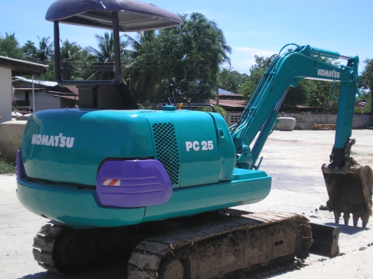 ขายแบคโฮ KOMATSU PC25-7 สภาพพร้อมใช้งาน