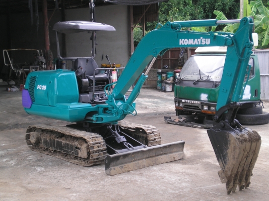 ขายแบคโฮ KOMATSU PC25-7 สภาพพร้อมใช้งาน