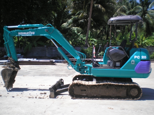 ขายแบคโฮ KOMATSU PC25-7 สภาพพร้อมใช้งาน