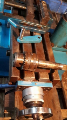 มิลลิ่งตั่งโต๊ะ นะยะทำงาน 200 &times; 400 สภาพ 90\% แน่น นุ่ม นิ่ม เงียบ อุปกรณ์ยกชุด ไฟบ้าน พร้อมใช้ 19,990 บาท เอก ปทุม 0814583376