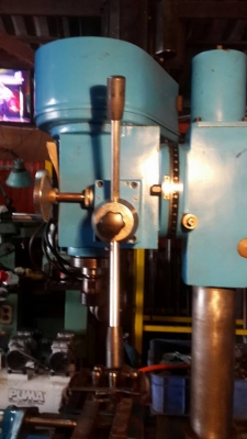 มิลลิ่งตั่งโต๊ะ นะยะทำงาน 200 &times; 400 สภาพ 90\% แน่น นุ่ม นิ่ม เงียบ อุปกรณ์ยกชุด ไฟบ้าน พร้อมใช้ 19,990 บาท เอก ปทุม 0814583376