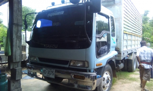 สิบล้อ. อีซูซุ 195 แรง เพาเดียว ช่วงยาว 6.20ม สวยพร้อมใช้งาน เล่มทะเบียนพร้อมโอน สิบล้อ. อีซูซุ 195 แรง เพาเดียว ช่วงยาว 6.20ม สวยพร้อมใช้งาน เล่มทะเบียนพร้อมโอน