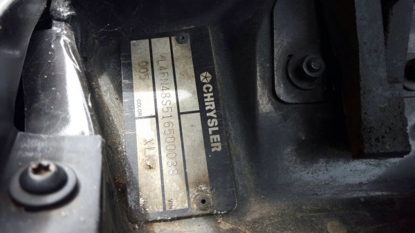 JEEP Cherokee สีดำเดิม ปี 2002 เครื่อง 4,000cc ติดแก๊ส LPG หัวฉีด