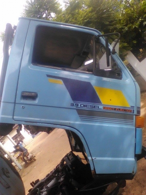 ขาย  รถ6ล้อ สภาพเดิมๆ  เครื่องยนต์110  ขายเอง ทะเบียนพร้อมโอน