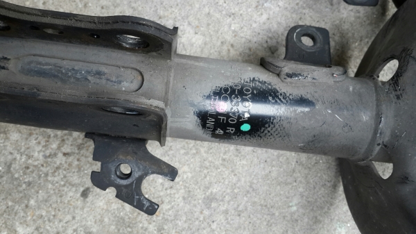 ขายโช็คอัพ Camry รุ่นปี 2000 (ไม้บรรทัด) ขายโช็คอัพ Camry รุ่นปี 2000 (ไม้บรรทัด)