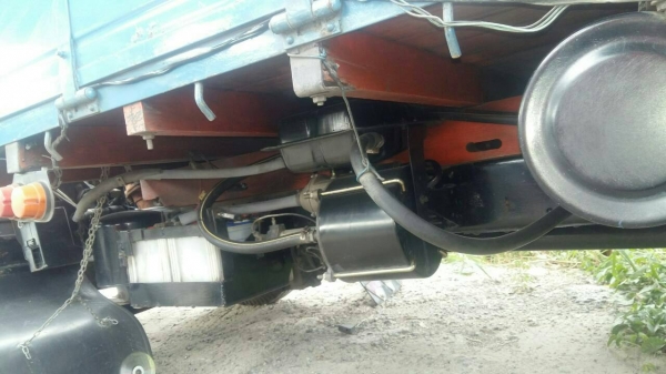 หกล้อ NPR 115รถห้างแท้ยาว5เมตรแอร์เย็นสภาพดีมากภาษีเต็ม