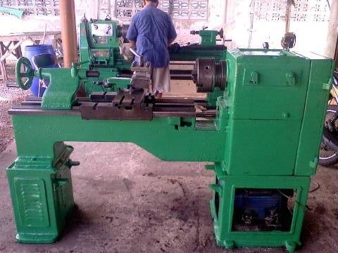 เครืื่องกลึง ต้าชิง 5 ฟุต 3 เพลา เกียร์บล็อก สภาพสวย ๆ พร้อมใช้ 60,000