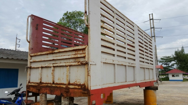 ขายกะบะ เหล็ก. / ถอดออกจาก อีซูซุ 10 ล้อ 195 แรงม้า. ปี 42   สนใจติดต่อ  081 - 6079515