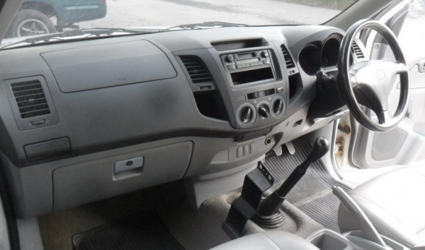 HILUX VEGO สภาพดี สีบางๆ HILUX VEGO สภาพดี สีบางๆ