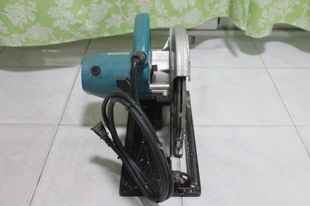 เลื่อนวงเดือน makita ขนาดใบ 9 นิ้ว รุ่น N5900B พร้อมใช้งานครับ