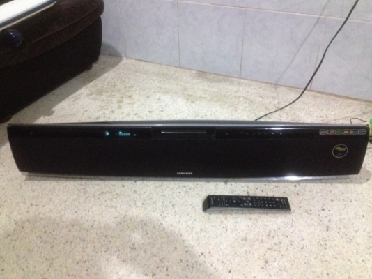 SAMSUNG HT X 810 รีโม้ตครบสภาพดีใช้งานปกติครับ