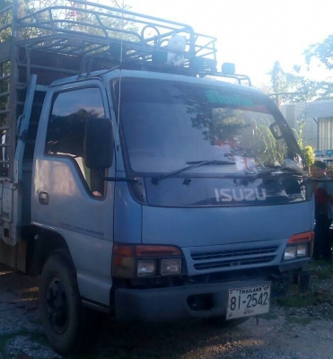 หกล้อ อีซูชุ NPR120 ฝาขาว ปี40 แอร์เย็นๆรถสวยเดิมๆ เล่มทะเบียน/โอน ราคา 425,000บ ต่อรองได้