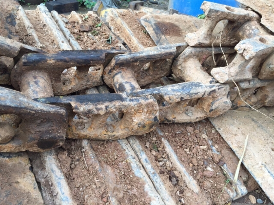 ขายโซ่กับแผ่นถอดออกจาก KOMATSU PC200-5 ทั้งคู่ ตามสภาพ สนใจโทร 081-970-1072 ขายโซ่กับแผ่นถอดออกจาก KOMATSU PC200-5 ทั้งคู่ ตามสภาพ สนใจโทร 081-970-1072