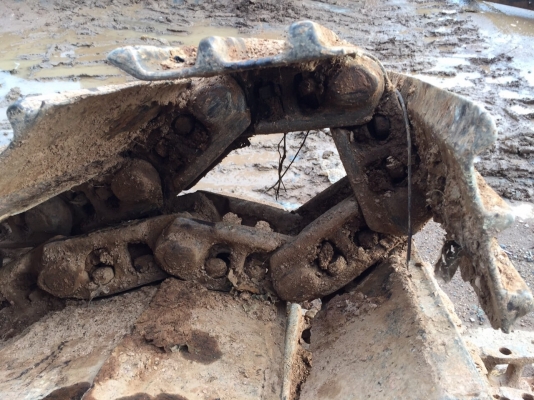 ขายโซ่กับแผ่นถอดออกจาก KOMATSU PC200-5 ทั้งคู่ ตามสภาพ สนใจโทร 081-970-1072 ขายโซ่กับแผ่นถอดออกจาก KOMATSU PC200-5 ทั้งคู่ ตามสภาพ สนใจโทร 081-970-1072